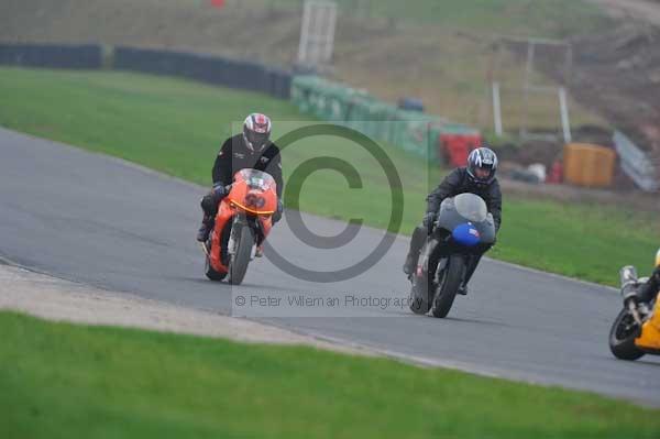 Mallory park Leicestershire;Mallory park photographs;Motorcycle action photographs;event digital images;eventdigitalimages;mallory park;no limits trackday;peter wileman photography;trackday;trackday digital images;trackday photos