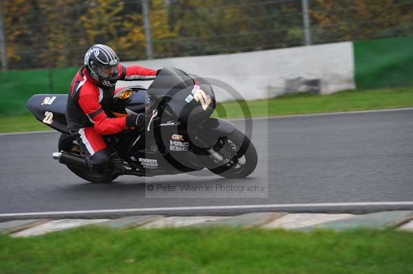 Mallory park Leicestershire;Mallory park photographs;Motorcycle action photographs;event digital images;eventdigitalimages;mallory park;no limits trackday;peter wileman photography;trackday;trackday digital images;trackday photos