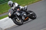 Mallory-park-Leicestershire;Mallory-park-photographs;Motorcycle-action-photographs;event-digital-images;eventdigitalimages;mallory-park;no-limits-trackday;peter-wileman-photography;trackday;trackday-digital-images;trackday-photos