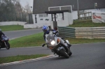 Mallory-park-Leicestershire;Mallory-park-photographs;Motorcycle-action-photographs;event-digital-images;eventdigitalimages;mallory-park;no-limits-trackday;peter-wileman-photography;trackday;trackday-digital-images;trackday-photos