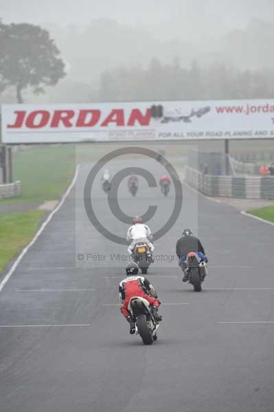 Mallory park Leicestershire;Mallory park photographs;Motorcycle action photographs;event digital images;eventdigitalimages;mallory park;no limits trackday;peter wileman photography;trackday;trackday digital images;trackday photos