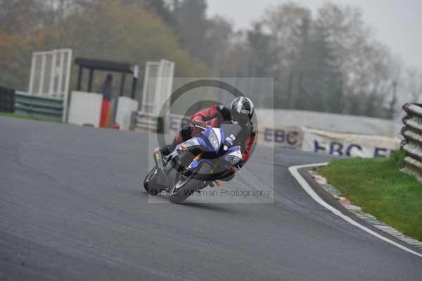 Mallory park Leicestershire;Mallory park photographs;Motorcycle action photographs;event digital images;eventdigitalimages;mallory park;no limits trackday;peter wileman photography;trackday;trackday digital images;trackday photos