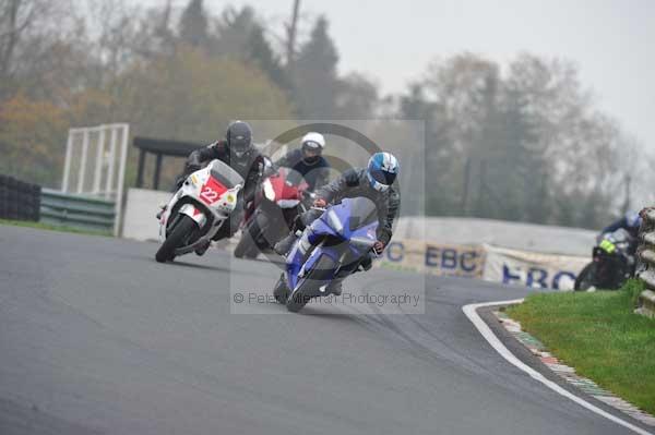 Mallory park Leicestershire;Mallory park photographs;Motorcycle action photographs;event digital images;eventdigitalimages;mallory park;no limits trackday;peter wileman photography;trackday;trackday digital images;trackday photos