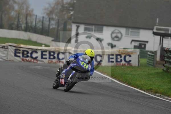 Mallory park Leicestershire;Mallory park photographs;Motorcycle action photographs;event digital images;eventdigitalimages;mallory park;no limits trackday;peter wileman photography;trackday;trackday digital images;trackday photos
