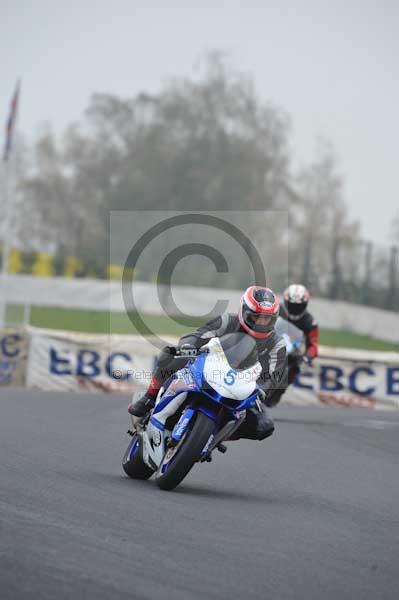 Mallory park Leicestershire;Mallory park photographs;Motorcycle action photographs;event digital images;eventdigitalimages;mallory park;no limits trackday;peter wileman photography;trackday;trackday digital images;trackday photos