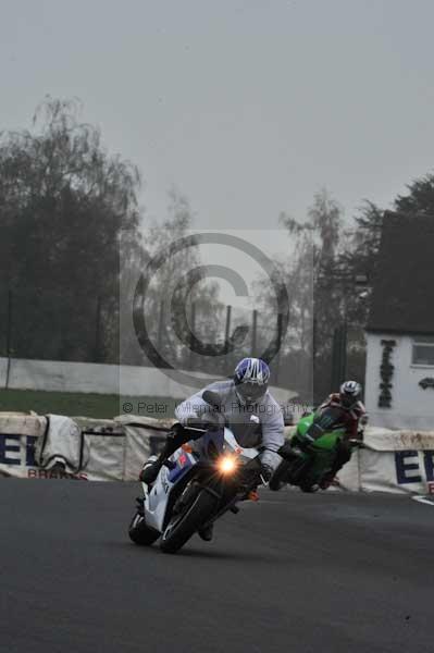 Mallory park Leicestershire;Mallory park photographs;Motorcycle action photographs;event digital images;eventdigitalimages;mallory park;no limits trackday;peter wileman photography;trackday;trackday digital images;trackday photos