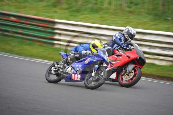 Mallory park Leicestershire;Mallory park photographs;Motorcycle action photographs;event digital images;eventdigitalimages;mallory park;no limits trackday;peter wileman photography;trackday;trackday digital images;trackday photos