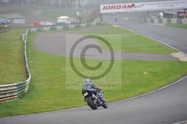 Mallory park Leicestershire;Mallory park photographs;Motorcycle action photographs;event digital images;eventdigitalimages;mallory park;no limits trackday;peter wileman photography;trackday;trackday digital images;trackday photos