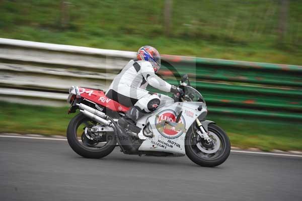 Mallory park Leicestershire;Mallory park photographs;Motorcycle action photographs;event digital images;eventdigitalimages;mallory park;no limits trackday;peter wileman photography;trackday;trackday digital images;trackday photos