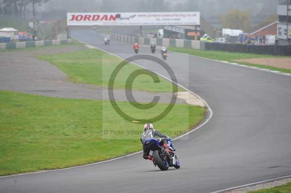 Mallory park Leicestershire;Mallory park photographs;Motorcycle action photographs;event digital images;eventdigitalimages;mallory park;no limits trackday;peter wileman photography;trackday;trackday digital images;trackday photos