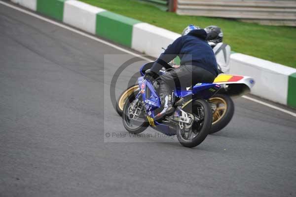 Mallory park Leicestershire;Mallory park photographs;Motorcycle action photographs;event digital images;eventdigitalimages;mallory park;no limits trackday;peter wileman photography;trackday;trackday digital images;trackday photos