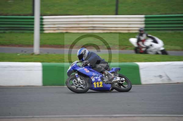 Mallory park Leicestershire;Mallory park photographs;Motorcycle action photographs;event digital images;eventdigitalimages;mallory park;no limits trackday;peter wileman photography;trackday;trackday digital images;trackday photos