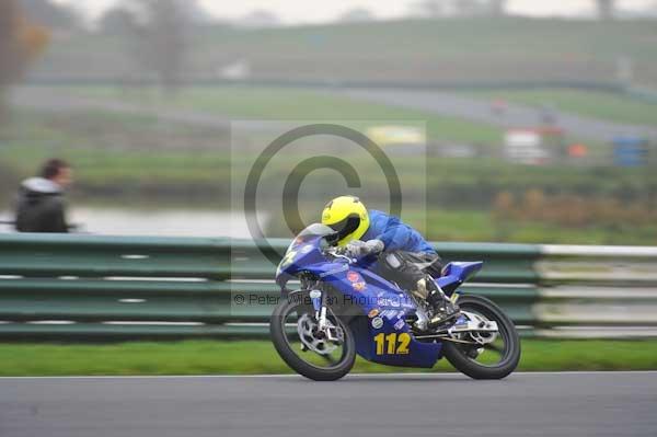 Mallory park Leicestershire;Mallory park photographs;Motorcycle action photographs;event digital images;eventdigitalimages;mallory park;no limits trackday;peter wileman photography;trackday;trackday digital images;trackday photos