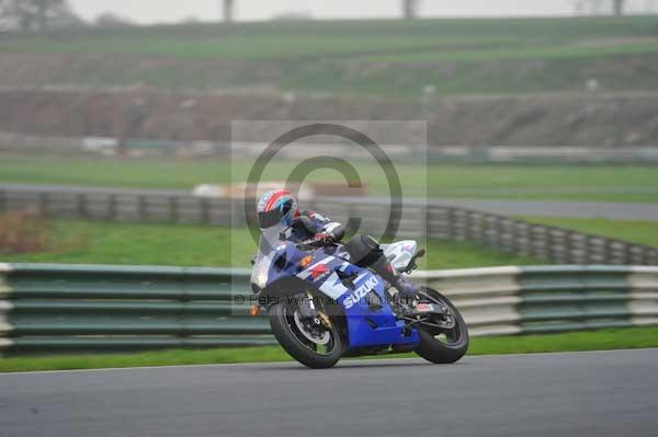 Mallory park Leicestershire;Mallory park photographs;Motorcycle action photographs;event digital images;eventdigitalimages;mallory park;no limits trackday;peter wileman photography;trackday;trackday digital images;trackday photos