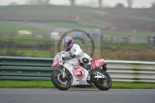 Mallory park Leicestershire;Mallory park photographs;Motorcycle action photographs;event digital images;eventdigitalimages;mallory park;no limits trackday;peter wileman photography;trackday;trackday digital images;trackday photos