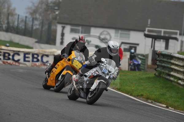 Mallory park Leicestershire;Mallory park photographs;Motorcycle action photographs;event digital images;eventdigitalimages;mallory park;no limits trackday;peter wileman photography;trackday;trackday digital images;trackday photos