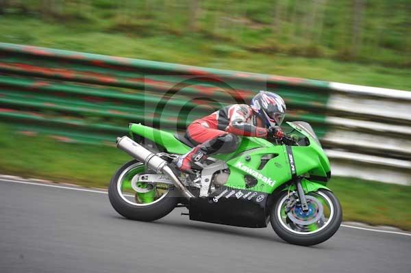 Mallory park Leicestershire;Mallory park photographs;Motorcycle action photographs;event digital images;eventdigitalimages;mallory park;no limits trackday;peter wileman photography;trackday;trackday digital images;trackday photos