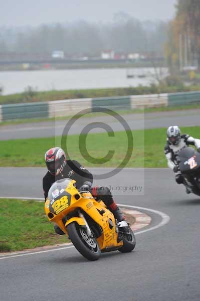 Mallory park Leicestershire;Mallory park photographs;Motorcycle action photographs;event digital images;eventdigitalimages;mallory park;no limits trackday;peter wileman photography;trackday;trackday digital images;trackday photos