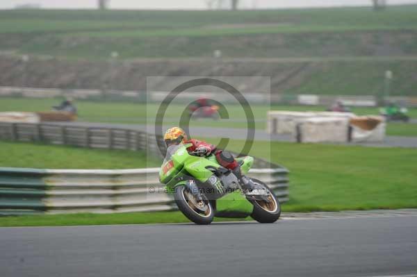 Mallory park Leicestershire;Mallory park photographs;Motorcycle action photographs;event digital images;eventdigitalimages;mallory park;no limits trackday;peter wileman photography;trackday;trackday digital images;trackday photos