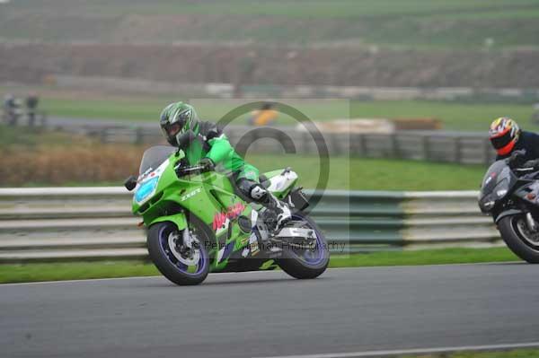 Mallory park Leicestershire;Mallory park photographs;Motorcycle action photographs;event digital images;eventdigitalimages;mallory park;no limits trackday;peter wileman photography;trackday;trackday digital images;trackday photos