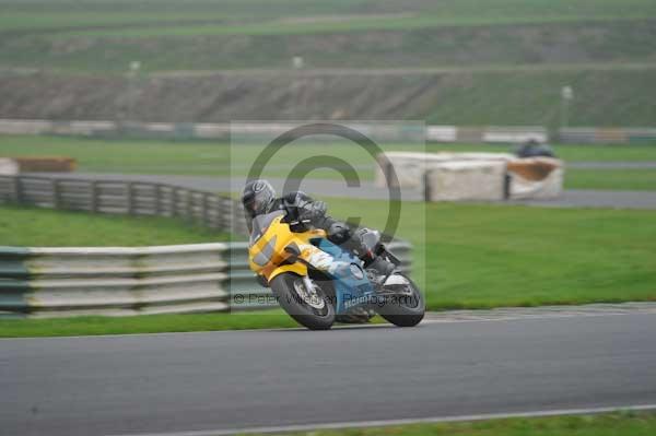 Mallory park Leicestershire;Mallory park photographs;Motorcycle action photographs;event digital images;eventdigitalimages;mallory park;no limits trackday;peter wileman photography;trackday;trackday digital images;trackday photos