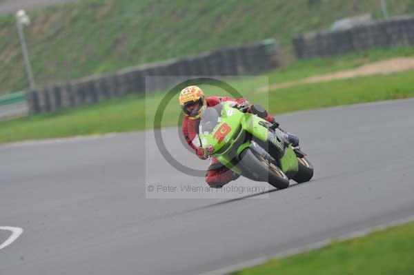 Mallory park Leicestershire;Mallory park photographs;Motorcycle action photographs;event digital images;eventdigitalimages;mallory park;no limits trackday;peter wileman photography;trackday;trackday digital images;trackday photos