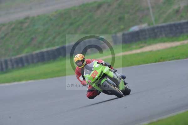 Mallory park Leicestershire;Mallory park photographs;Motorcycle action photographs;event digital images;eventdigitalimages;mallory park;no limits trackday;peter wileman photography;trackday;trackday digital images;trackday photos