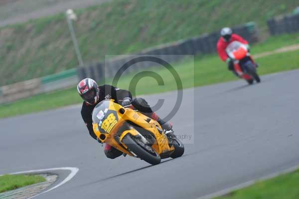 Mallory park Leicestershire;Mallory park photographs;Motorcycle action photographs;event digital images;eventdigitalimages;mallory park;no limits trackday;peter wileman photography;trackday;trackday digital images;trackday photos