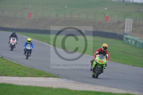 Mallory park Leicestershire;Mallory park photographs;Motorcycle action photographs;event digital images;eventdigitalimages;mallory park;no limits trackday;peter wileman photography;trackday;trackday digital images;trackday photos