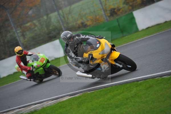 Mallory park Leicestershire;Mallory park photographs;Motorcycle action photographs;event digital images;eventdigitalimages;mallory park;no limits trackday;peter wileman photography;trackday;trackday digital images;trackday photos