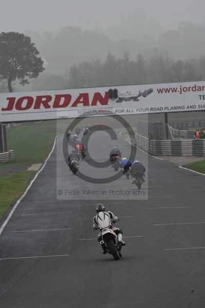 Mallory park Leicestershire;Mallory park photographs;Motorcycle action photographs;event digital images;eventdigitalimages;mallory park;no limits trackday;peter wileman photography;trackday;trackday digital images;trackday photos