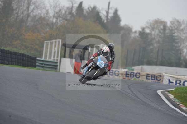 Mallory park Leicestershire;Mallory park photographs;Motorcycle action photographs;event digital images;eventdigitalimages;mallory park;no limits trackday;peter wileman photography;trackday;trackday digital images;trackday photos