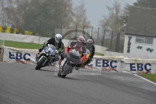 Mallory park Leicestershire;Mallory park photographs;Motorcycle action photographs;event digital images;eventdigitalimages;mallory park;no limits trackday;peter wileman photography;trackday;trackday digital images;trackday photos