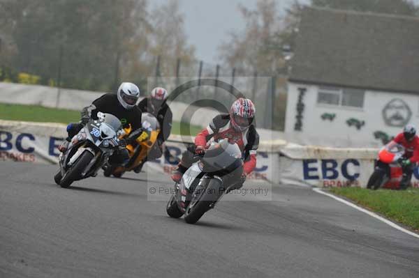 Mallory park Leicestershire;Mallory park photographs;Motorcycle action photographs;event digital images;eventdigitalimages;mallory park;no limits trackday;peter wileman photography;trackday;trackday digital images;trackday photos