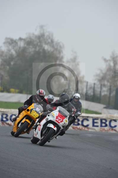 Mallory park Leicestershire;Mallory park photographs;Motorcycle action photographs;event digital images;eventdigitalimages;mallory park;no limits trackday;peter wileman photography;trackday;trackday digital images;trackday photos