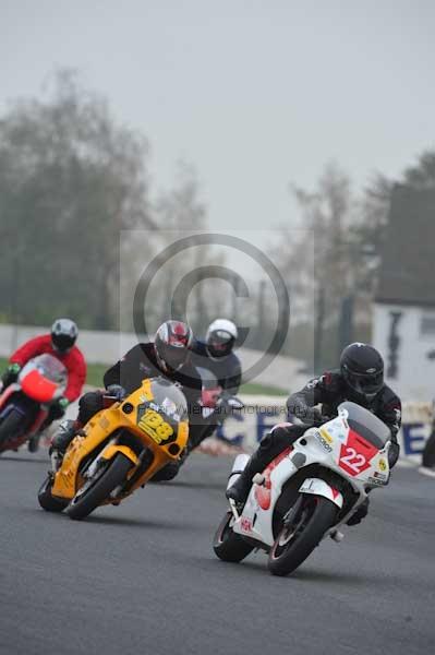 Mallory park Leicestershire;Mallory park photographs;Motorcycle action photographs;event digital images;eventdigitalimages;mallory park;no limits trackday;peter wileman photography;trackday;trackday digital images;trackday photos