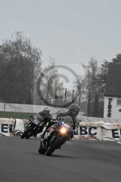 Mallory park Leicestershire;Mallory park photographs;Motorcycle action photographs;event digital images;eventdigitalimages;mallory park;no limits trackday;peter wileman photography;trackday;trackday digital images;trackday photos