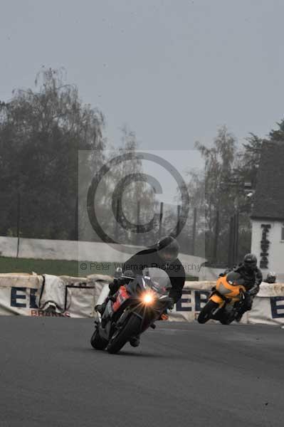 Mallory park Leicestershire;Mallory park photographs;Motorcycle action photographs;event digital images;eventdigitalimages;mallory park;no limits trackday;peter wileman photography;trackday;trackday digital images;trackday photos