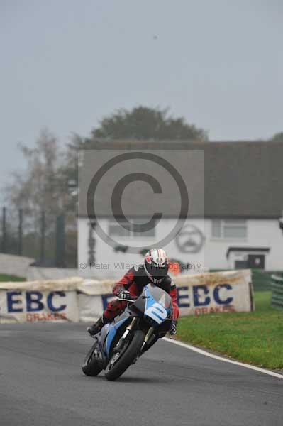 Mallory park Leicestershire;Mallory park photographs;Motorcycle action photographs;event digital images;eventdigitalimages;mallory park;no limits trackday;peter wileman photography;trackday;trackday digital images;trackday photos