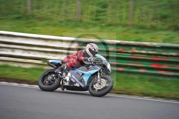Mallory park Leicestershire;Mallory park photographs;Motorcycle action photographs;event digital images;eventdigitalimages;mallory park;no limits trackday;peter wileman photography;trackday;trackday digital images;trackday photos