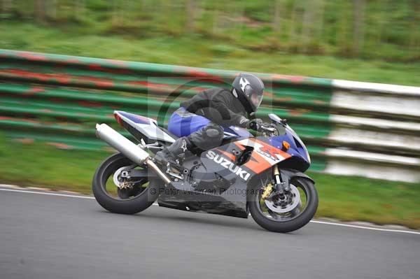 Mallory park Leicestershire;Mallory park photographs;Motorcycle action photographs;event digital images;eventdigitalimages;mallory park;no limits trackday;peter wileman photography;trackday;trackday digital images;trackday photos