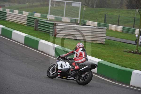 Mallory park Leicestershire;Mallory park photographs;Motorcycle action photographs;event digital images;eventdigitalimages;mallory park;no limits trackday;peter wileman photography;trackday;trackday digital images;trackday photos