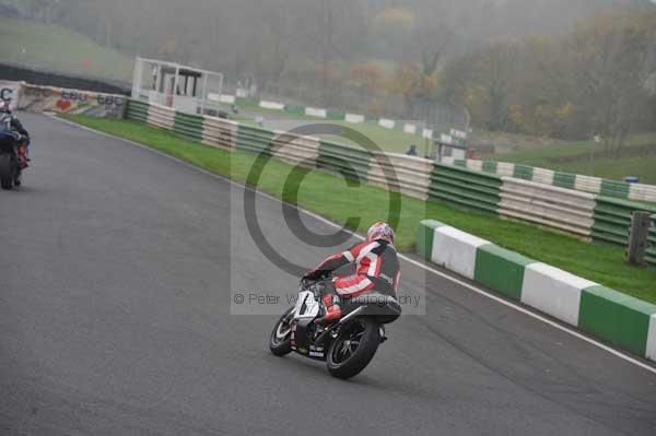 Mallory park Leicestershire;Mallory park photographs;Motorcycle action photographs;event digital images;eventdigitalimages;mallory park;no limits trackday;peter wileman photography;trackday;trackday digital images;trackday photos