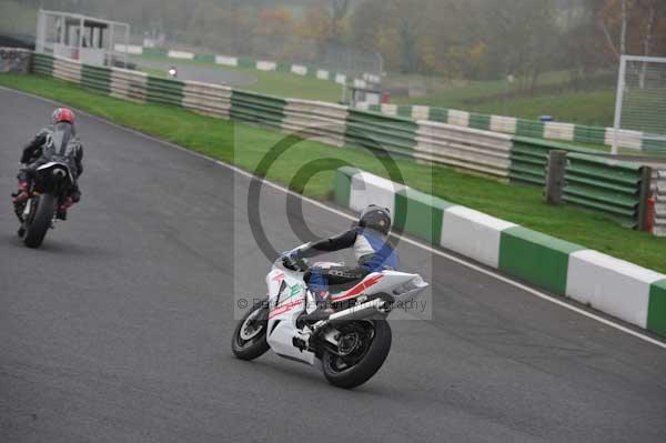 Mallory park Leicestershire;Mallory park photographs;Motorcycle action photographs;event digital images;eventdigitalimages;mallory park;no limits trackday;peter wileman photography;trackday;trackday digital images;trackday photos
