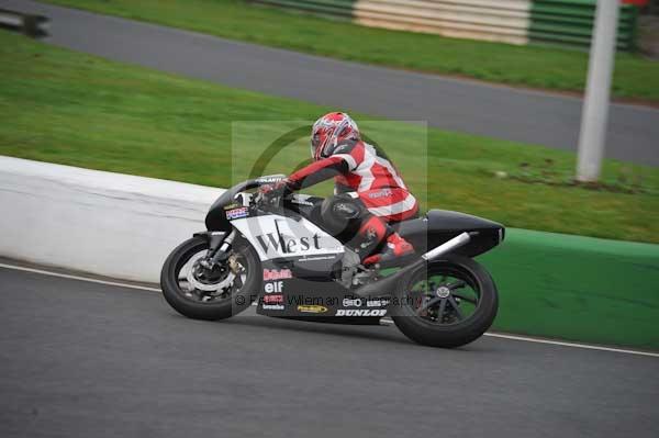 Mallory park Leicestershire;Mallory park photographs;Motorcycle action photographs;event digital images;eventdigitalimages;mallory park;no limits trackday;peter wileman photography;trackday;trackday digital images;trackday photos