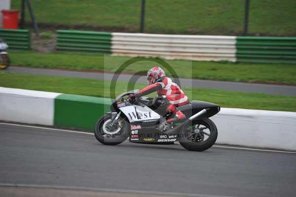 Mallory park Leicestershire;Mallory park photographs;Motorcycle action photographs;event digital images;eventdigitalimages;mallory park;no limits trackday;peter wileman photography;trackday;trackday digital images;trackday photos