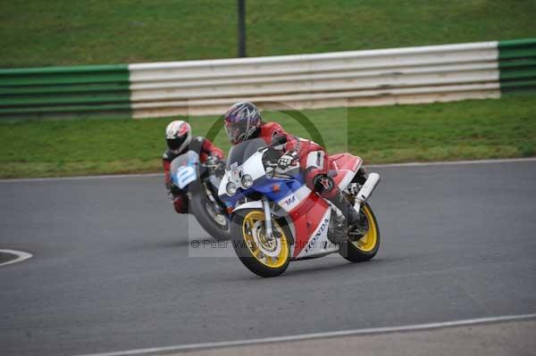 Mallory park Leicestershire;Mallory park photographs;Motorcycle action photographs;event digital images;eventdigitalimages;mallory park;no limits trackday;peter wileman photography;trackday;trackday digital images;trackday photos