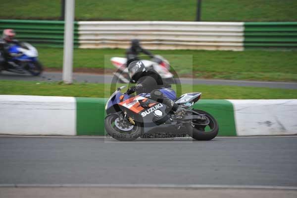 Mallory park Leicestershire;Mallory park photographs;Motorcycle action photographs;event digital images;eventdigitalimages;mallory park;no limits trackday;peter wileman photography;trackday;trackday digital images;trackday photos