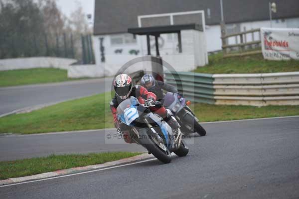Mallory park Leicestershire;Mallory park photographs;Motorcycle action photographs;event digital images;eventdigitalimages;mallory park;no limits trackday;peter wileman photography;trackday;trackday digital images;trackday photos