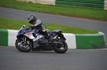 Mallory-park-Leicestershire;Mallory-park-photographs;Motorcycle-action-photographs;event-digital-images;eventdigitalimages;mallory-park;no-limits-trackday;peter-wileman-photography;trackday;trackday-digital-images;trackday-photos